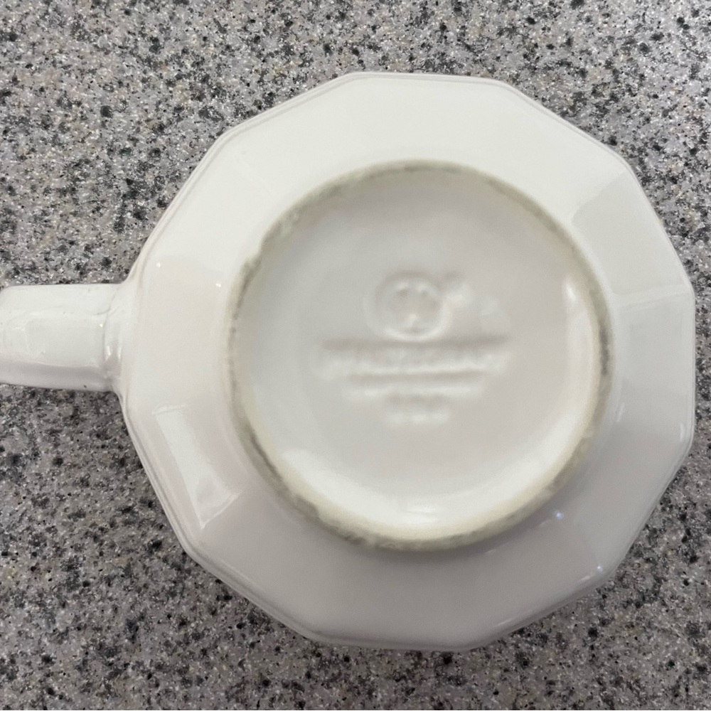 Pfaltzgraff Heritage Pattern White Ceramic Mugs - Picture 5 of 9